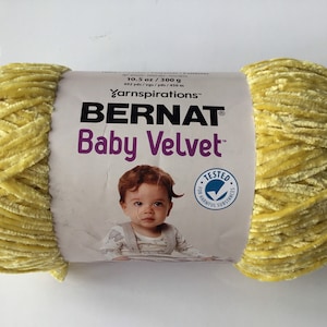 Bernat Blanket Brights Yarn School Bus Yellow 10.5oz 300g 220 Yards  Yarnspirations 