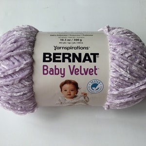 Bernat babyfluweel 300 g/10,5 oz medium 4 lila bloemen