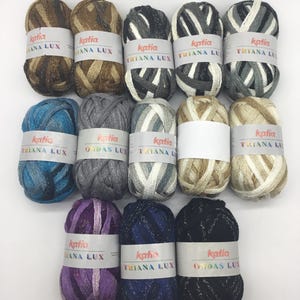Sashay Sequins Katia Triana Lux Ruffle Yarn、1 玉でスカーフ 1 枚が作れます、3.5 オンス/100 g - さまざまな色