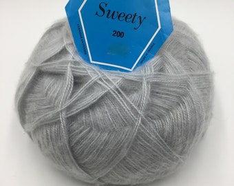 Sweety 200 yarn,Big Ball, Vintage Yarn, 820m/200g  - Light Grey