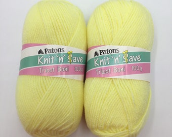 Patons Knit ‘n’ Save Yarn set van 2, 238yds/218m, medium 4, babygeel