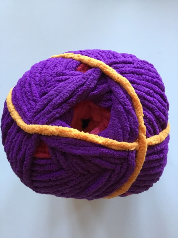 Bernat Big Blanket Yarn, Amethyst Purple, 32 Yards, 10.5 Oz., 100%  Polyester