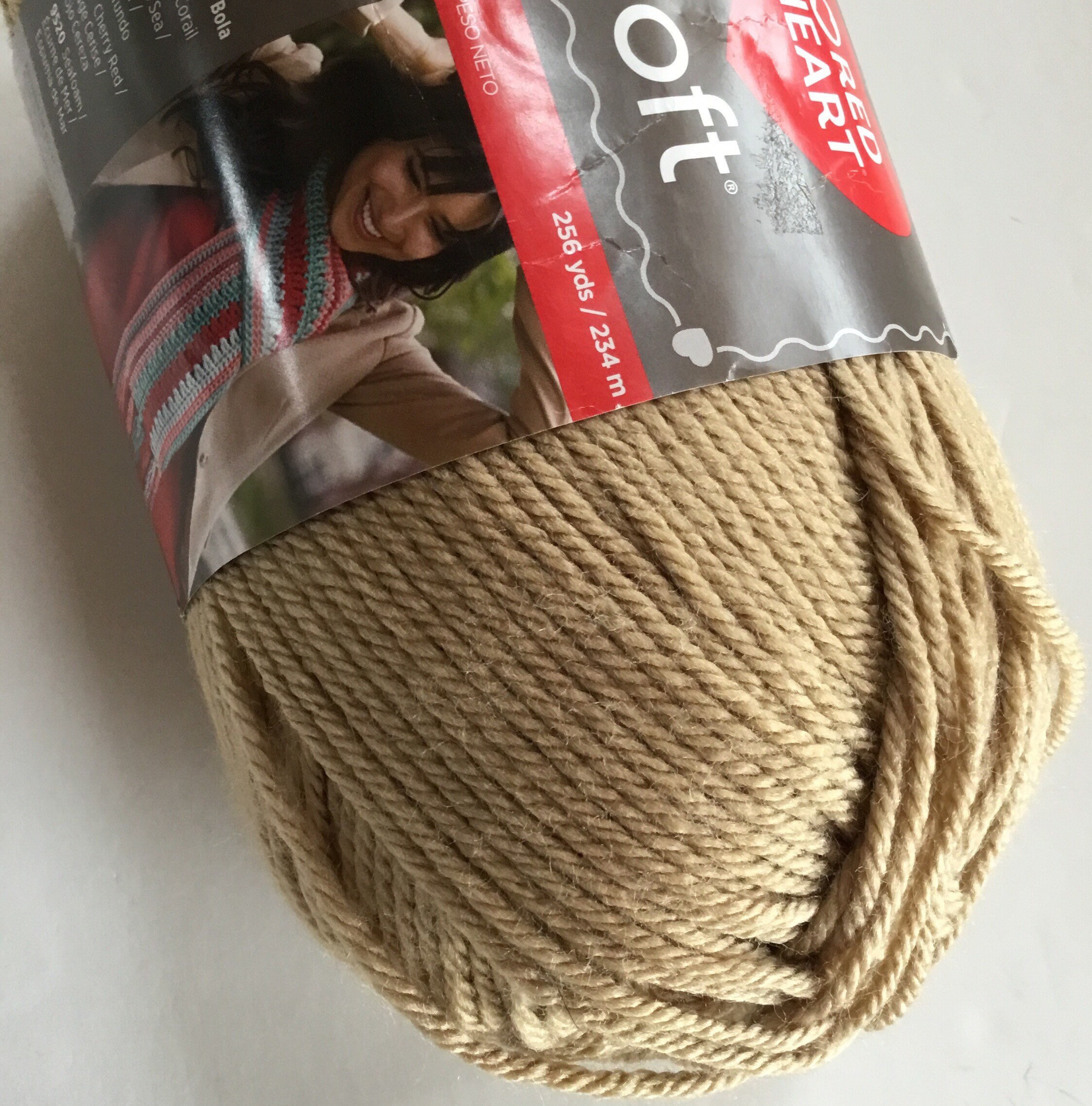 Red Heart Soft yarn 5oz/141g 234m/256ydsmedium