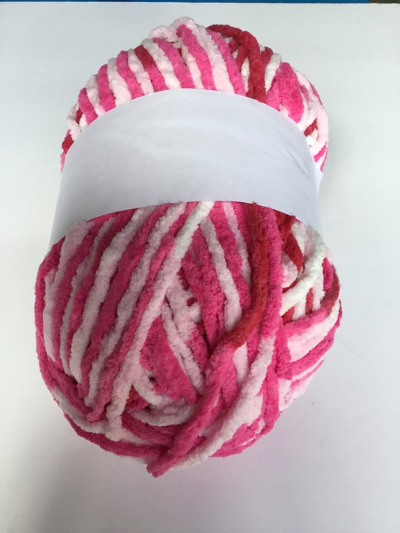 Bernat Blanket Yarn Brights Raspberry Ribbon Varg
