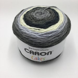 Caron Cakes 200g/383yds/350m Medium 4 Yarn red Velvet 