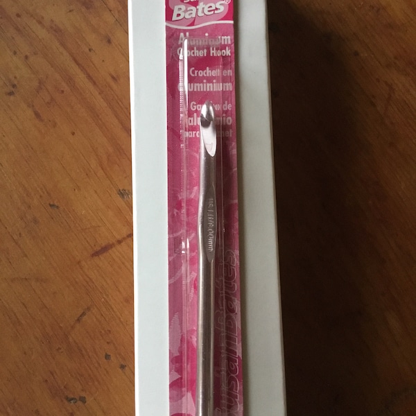 Susan Bates Aluminum Crochet Hook - 8.0 mm -L-11 US