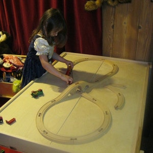 Train Table, Activity Table, Play Table with Optional Storage Trundles, Unassembled Kit with No Finish Applied immagine 2