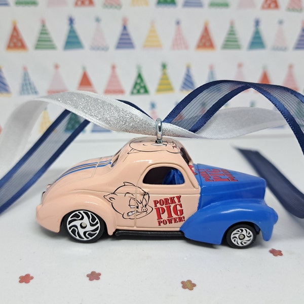 Porky Pig Car Ornament, Looney Tunes Pop Culture Collectible, 1941 Willys Vintage Car Ornament