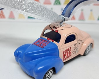 Adorno de coche Porky Pig, Looney Tunes Pop Culture Collectible, 1941  Willys Vintage Car Ornament
