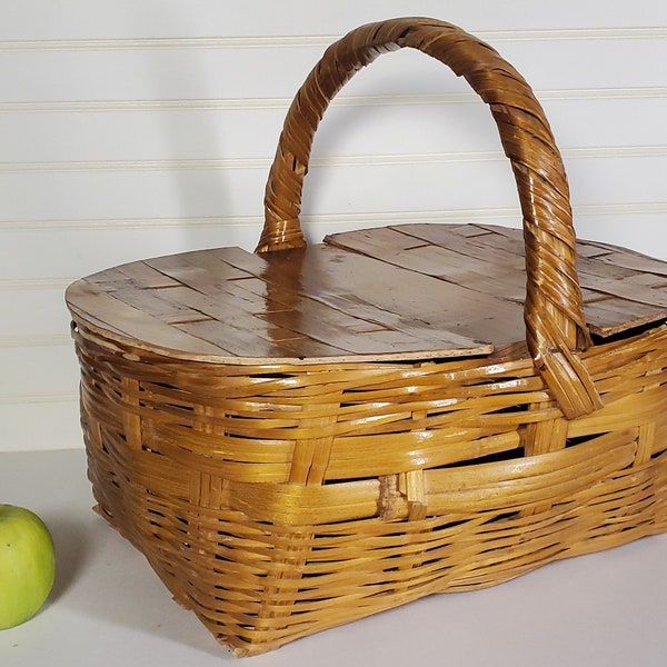 large market basket, split reed basket, Handle & hinged double lid, Antique/vintage Picnic basket/Garden basket/Sewing basket