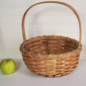 Vintage split-wood round basket, Wicker/Splitwood basket w/ bent-wood handle, Garden basket, Market basket, Storage container, Sewing basket