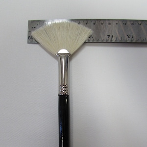 Large Artist quality Fan Brush White Bristle long handle #16