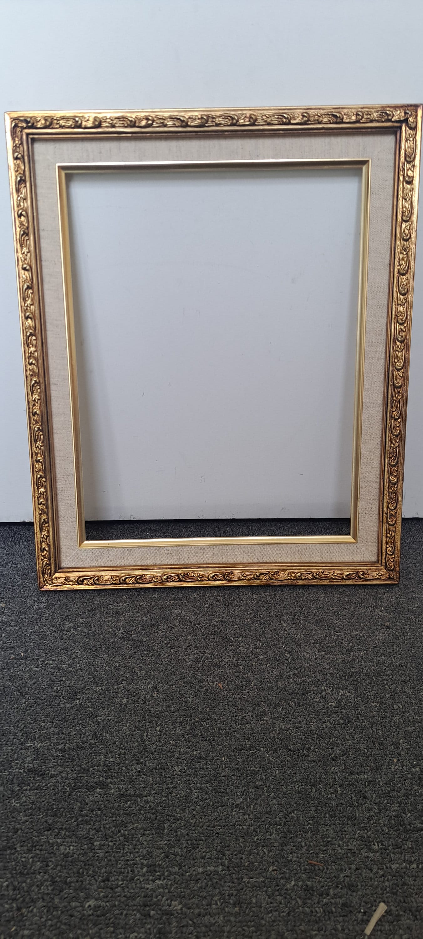 Wooden Ornate Picture Frame  Gold Leaf - 11x14 with Linen Liner