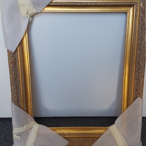 Hy-Jo Distress Wooden frame Gold Leaf with Gold Liner 16x20'' inches Model 290 Please Read
