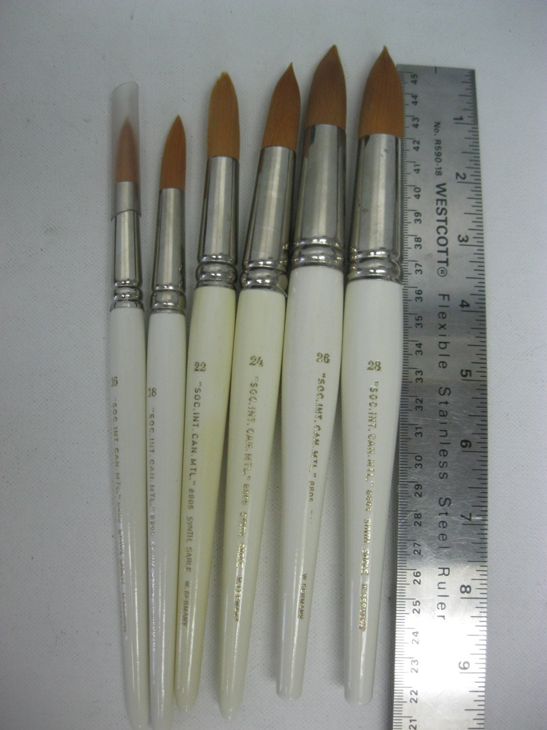 30pcs Arist Brushes Acrylic and Oil Brush Sizes 1,2,3,4,6 6 of Each 