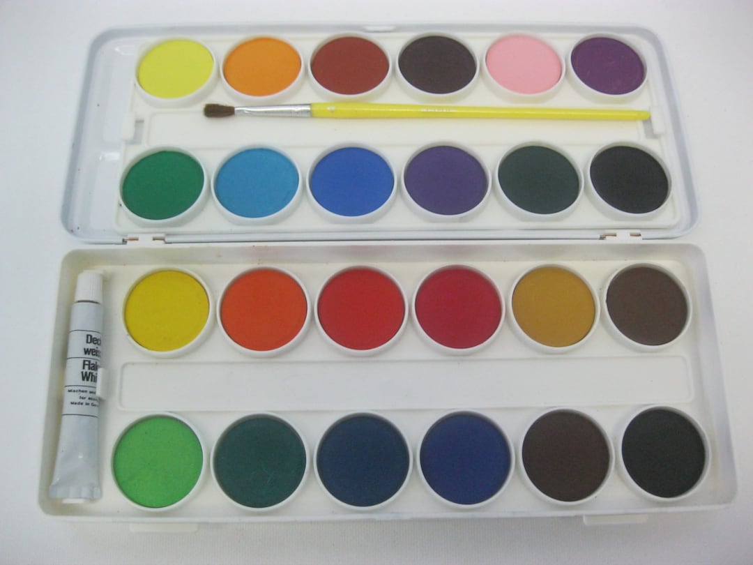 Artist Watercolor Travel Paint Set 24 Tablets 30mm tube brush made in