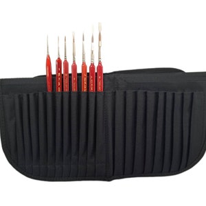 7-Piece Red Sable Artist Brush Set (#0–6) with Triangular Handles & Bonus Case – Handmade in Germany