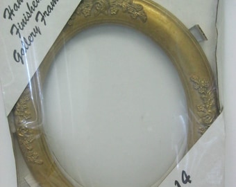 Antique Gold with flowers Hand Finish Gallery Oval Picture Frame 11 x 14 '' Moulding 2 1/4 " Wide Brand New