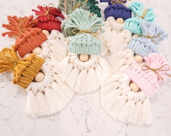 Macrame Gnome Christmas Ornament, Customizable Hat