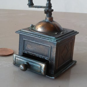 Durham Metal Miniature Coffee Grinder/Dollhouse Furniture