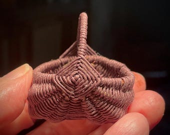 Miniature Buttocks Basket