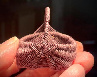 Miniature Buttocks Basket