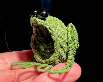 Big mouth frog miniature handwoven basket