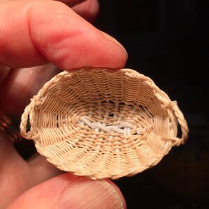 Cesta de lavandería en miniatura de 1/2 escala | Etsy