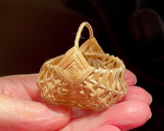 Miniature Buttock Basket for Dollhouse