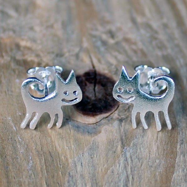 Silver Studs-Silver Earrings-Silver Cat Earrings-Cat Charm-Silver Animal Jewelry-Gift Idea-Katze Ohrringe-Ohrschmuck-Schmuck-Argent-Plata