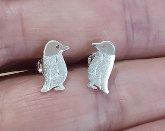 Pendientes de pingüino de plata esterlina, pendientes sencillos hechos a mano para uso diario para niñas, pendientes de animales.