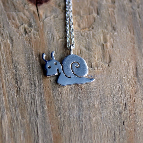 Silver Snail Necklace-Snail Jewelry-Sterling Snail Necklace-Snail Pendant-Gift Idea-Schmuck-Halskette-Pendentif-Argent-Colgante-Plata