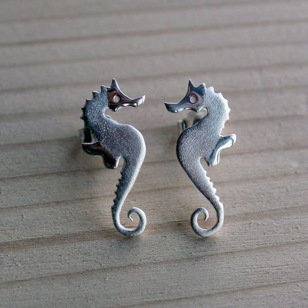 Silver Studs-Sterling Silver Sea Horse Earrings-Earstuds-Gift Idea-Seepferdchen Ohrstecker-Schmuck-Boucles oreilles-Pendientes-Plata-Argent