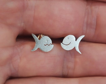 Silver Fish Stud Earrings-Sterling Silver Piranha Earrings-Fish Charm-Silver Animal Jewelry-Fisch Ohrringe-Schmuck-Pendientes-Argent-Plata