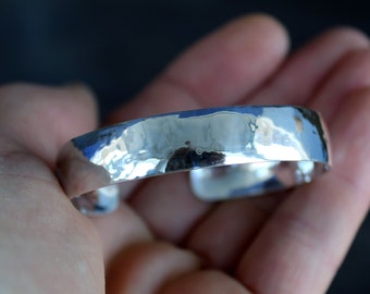 Pure silver hammered cuff bracelet, 999 silver bangle, solid silver everyday bracelet for girls