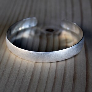 Pure silver hammered cuff bracelet, wide 999 solid silver bangle, bridesmade gift, everyday jewelry for girls, handcrafted image 2