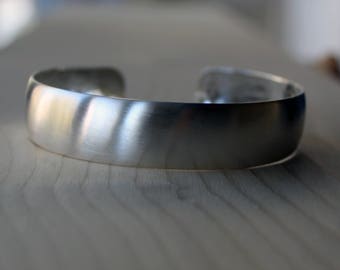 Hammered pure silver 999 bangle bracelet, artisan bracelet for women, handmade