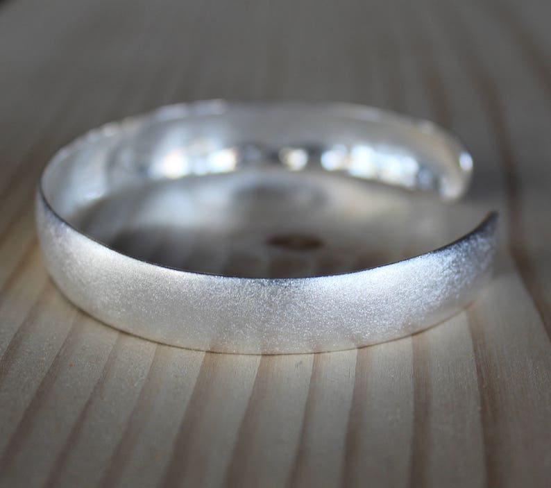 Pure silver hammered cuff bracelet, wide 999 solid silver bangle, bridesmade gift, everyday jewelry for girls, handcrafted