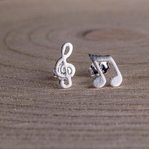 Musiknoten Ohrstecker in Sterling Silber, Mismatched Handgefertigte Alltags Ohrringe für Mädchen