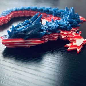 Dragón patriótico americano