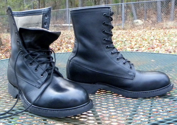 Vintage 1994 USA WOLVERINE Military Boots 9 Eye Black Leather ANSI