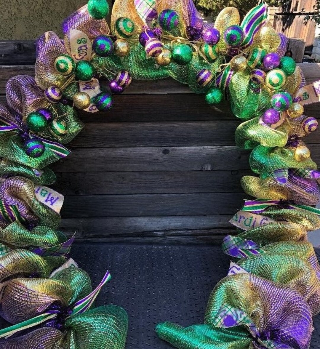 mardi gras garland for mantle