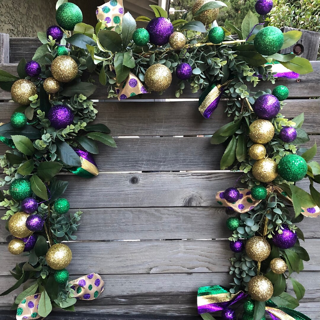 mardi gras mantle decorations