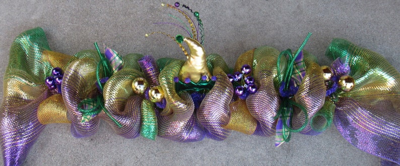 Mardi Gras Garland Mardi Gras Table Decor Mardi Gras Mantel Garland Jester Hat Garland Fat Tuesday Swag Purple Gold Mardi Gras Centerpiece