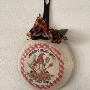 Small Frying Pan Decor, Grandma&#39;s Frying Pan, Gnome Frying Pan, Small Frying Pan Wall Decor, Moving Sale?