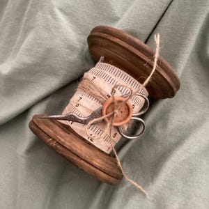 Faux Spool:  Antique Look Cotton Measuring Tape Spool, Black Crow Thread Co