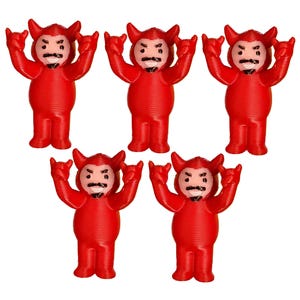 Puede incluir: Una taza de cerámica blanca con un asa negra y el texto "But First, Coffee" en negrita negra. La taza se encuentra sobre un fondo borroso, sugiriendo un ambiente acogedor.