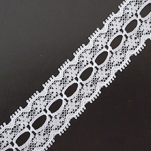 2,5 cm / 25 mm bred - 5 yards - 50 yards INTE TÄCKANDE Råvit / Halvvit Ögla Knapphål Polyesterspets bäst för kjol, blus Behöver sys i L228