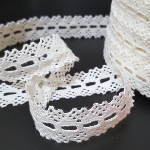 7/8 inch / 22mm width -  3 yds - 95 yds Semi White / Off white Cotton Crochet Lace Trim with  Button Holes Need Sew On L563