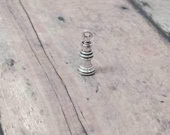 4 Queen chess piece charms 3D pewter - U16